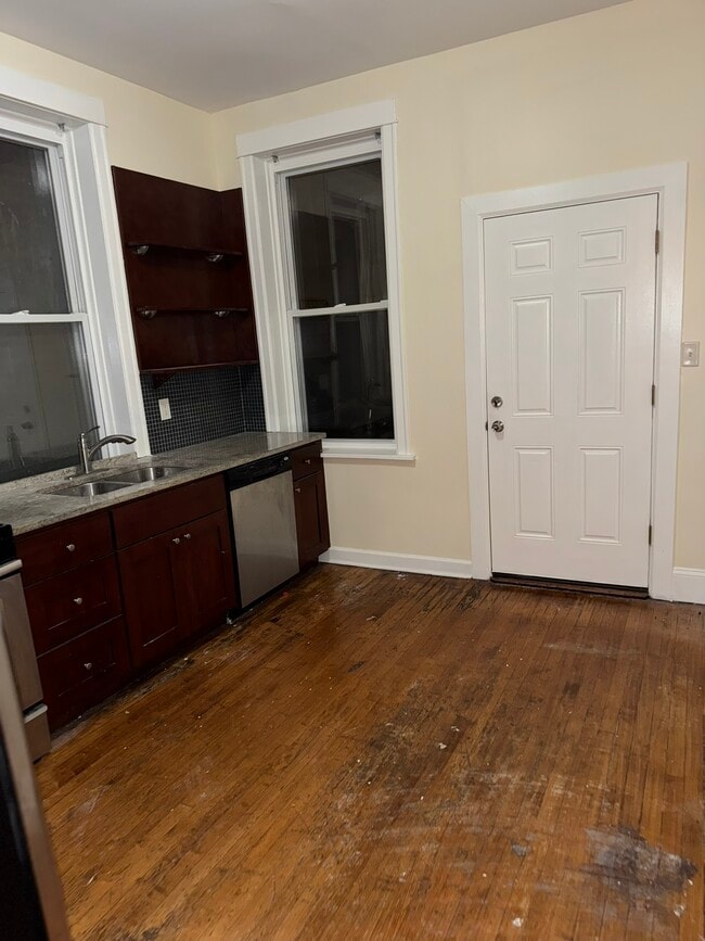 Building Photo - Haddon