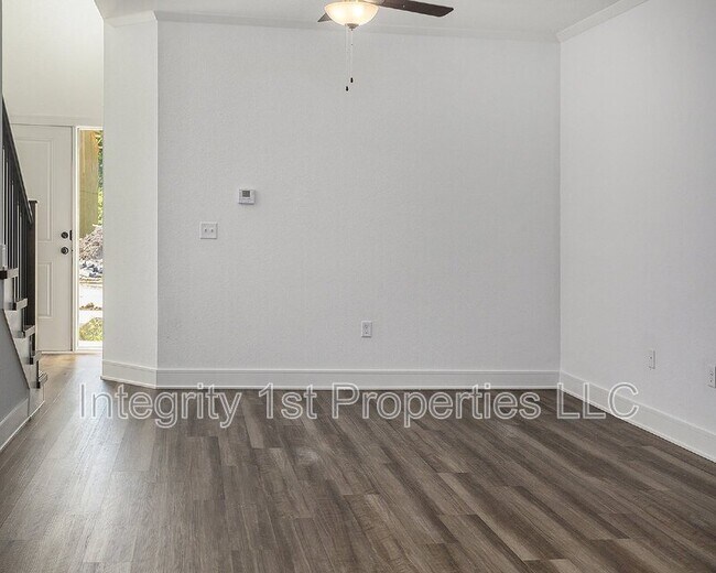 Building Photo - 5922 NW 88th St