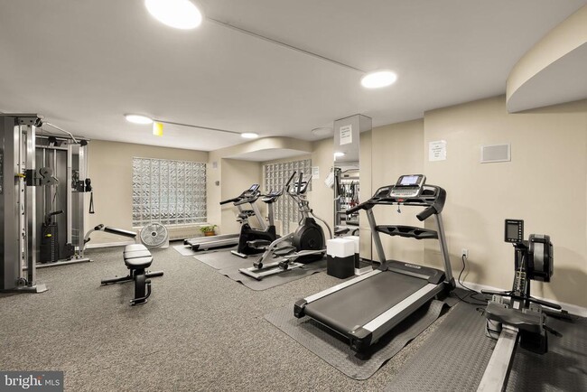 Building Photo - 1239 Vermont Ave NW