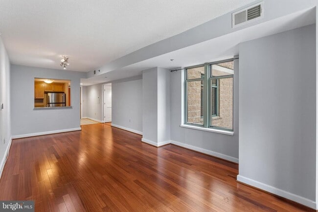 Building Photo - 1150 K St NW