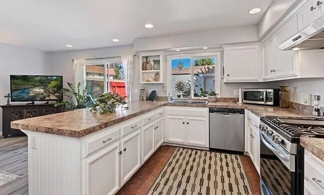 kitchen - 3201 Via Pescado