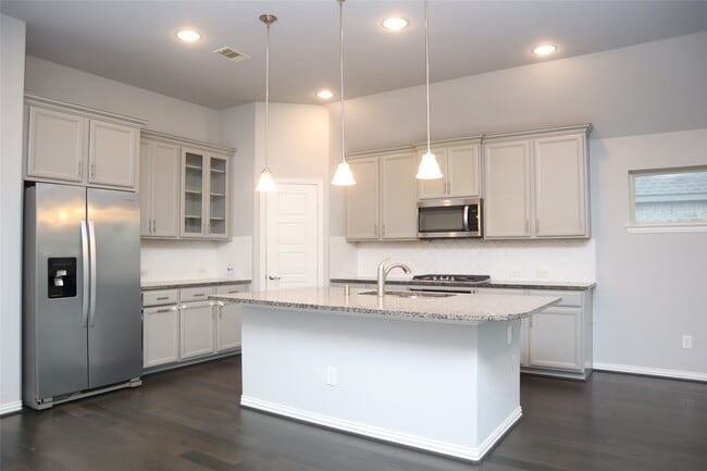 Building Photo - 4553 New Country Dr