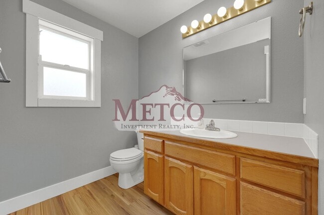 Building Photo - 536 Creswood Dr