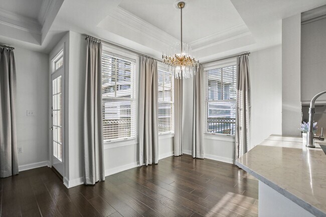 Building Photo - 2 Bedroom Unit in Midtown Neighborhood of Atlanta