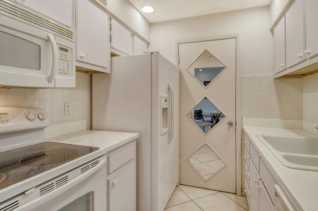 Building Photo - 3209 S Beneva Rd