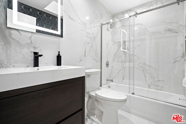 Building Photo - 10627 Ashton Ave