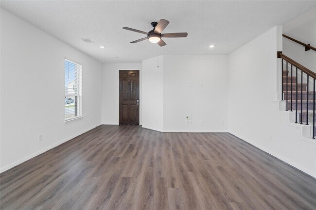 Building Photo - 2800 Cordova Hl Dr