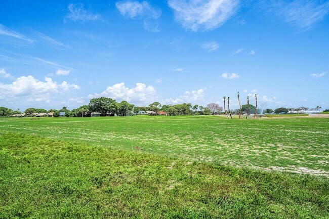 Building Photo - 2303 Lowson Blvd