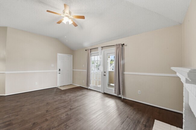 Building Photo - 1310 Brenda Ln