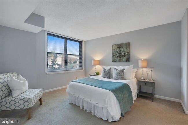 Building Photo - 1200 Braddock Pl