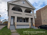 Building Photo - 2-Bedroom Duplex apartment in Cleveland!!