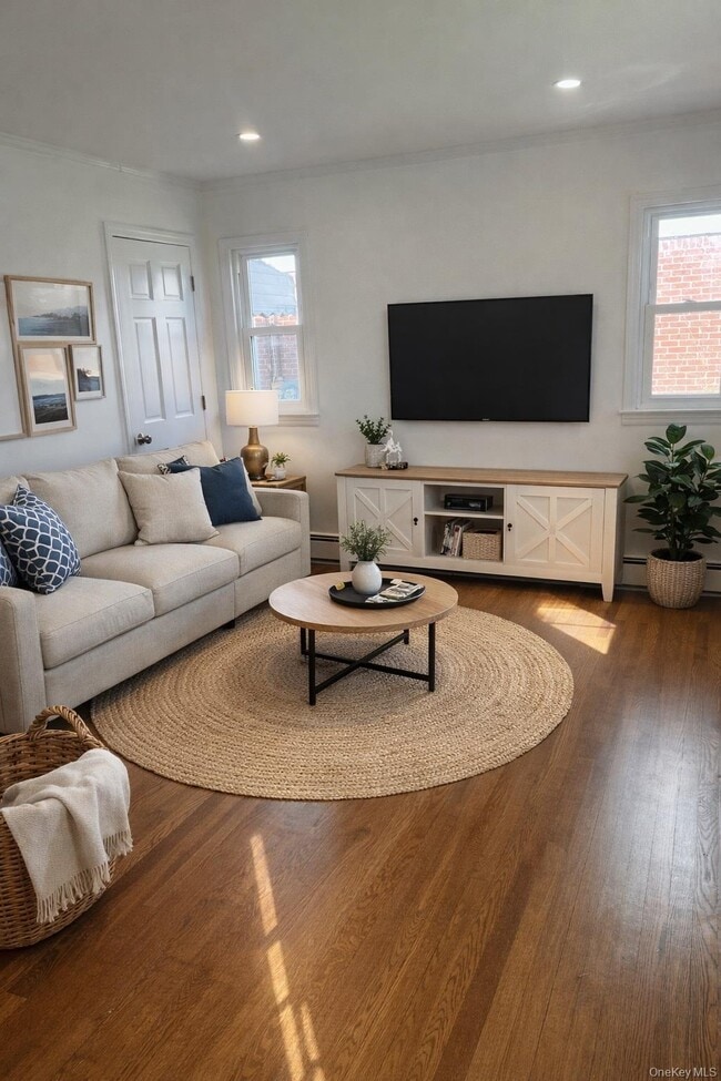 Building Photo - 1016 Oaks Dr