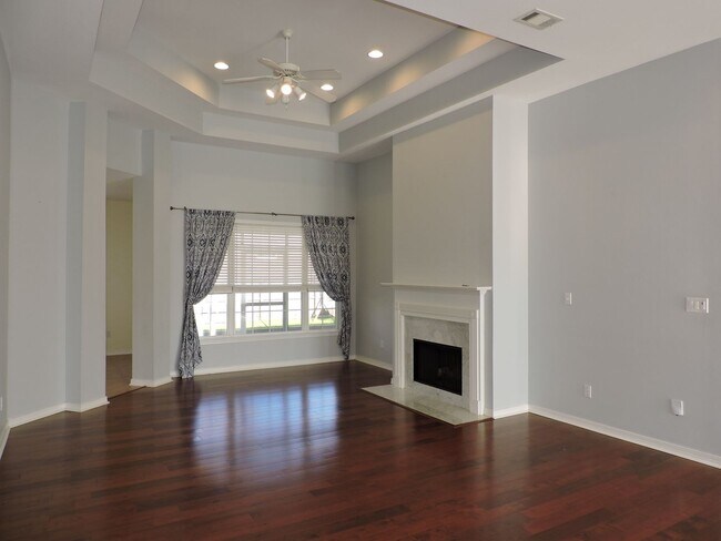 Building Photo - Just minutes to NAS Pensacola & Perdido Key