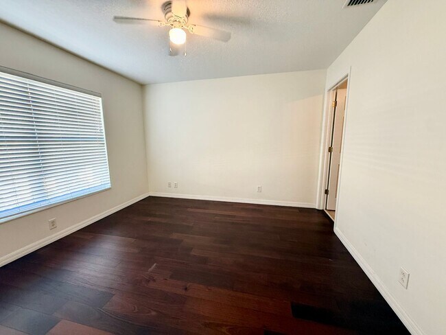 Building Photo - Coquina Key Townhomes Gated community 3/2.5