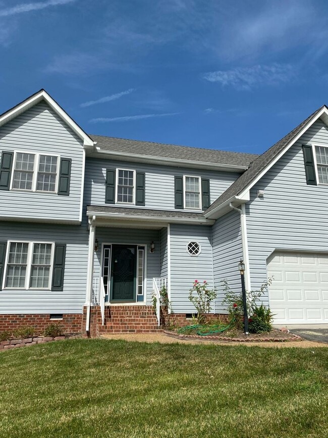 Building Photo - Stunning 4bdrm/2.5bth Home w/Loft Located ...