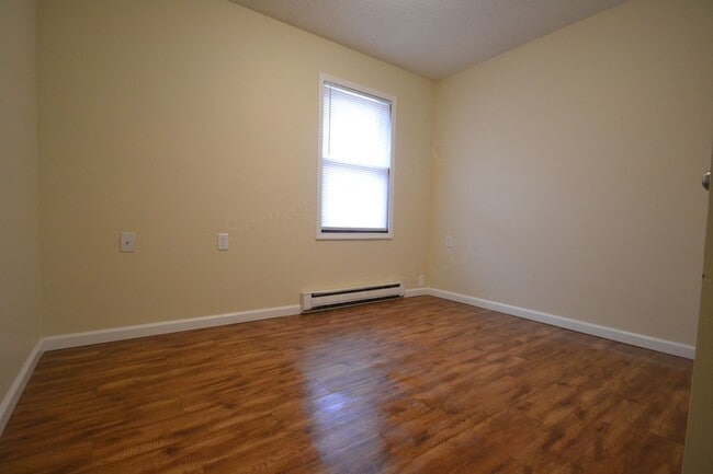 Building Photo - Hillcrest Village Apartments