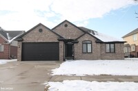 Building Photo - 45431 Pentwater Dr