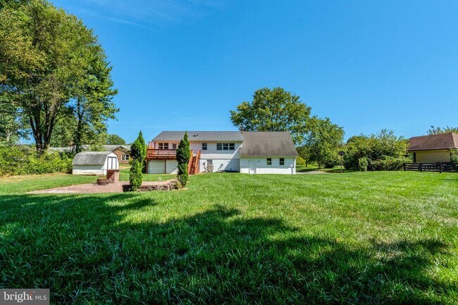 Building Photo - 4570 Lawnvale Dr