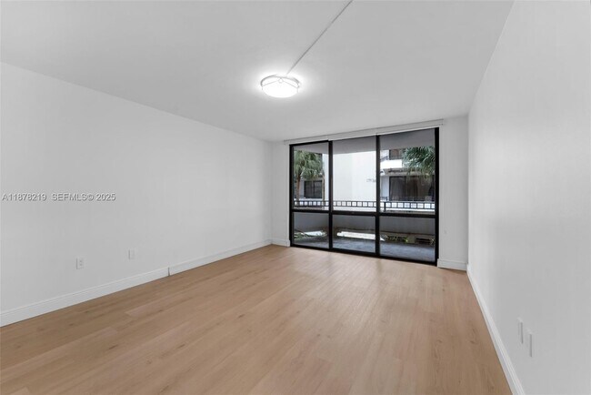 Building Photo - 13951 Kendale Lakes Cir