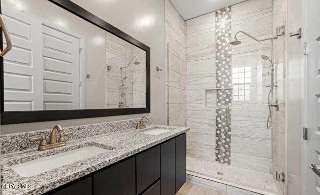 Building Photo - 313 Vin Raliuga Ct