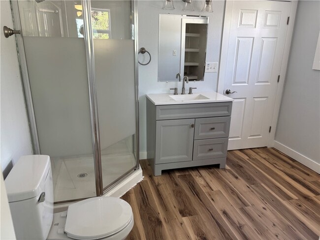 Building Photo - 118 E Spring St