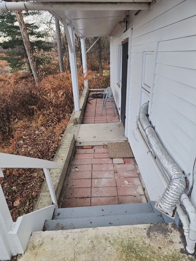 Building Photo - 114-116 Knight St