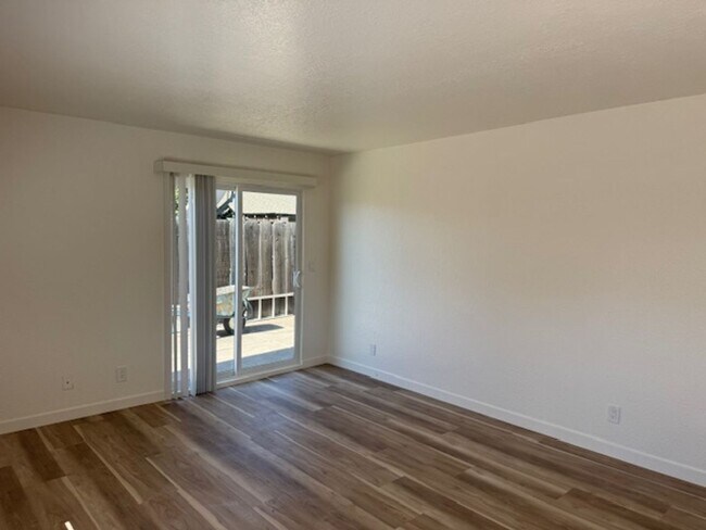 Building Photo - Bishop Street (605)