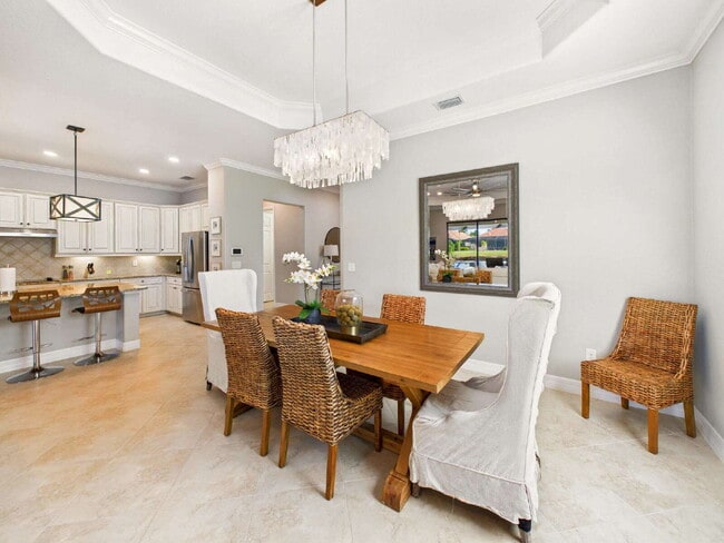 Building Photo - SEASONAL RENTAL – Available December throu...