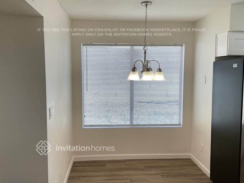 Building Photo - 9813 S 44th St