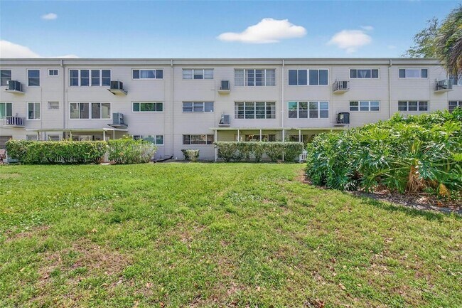 Building Photo - 2440 World Pkwy Blvd