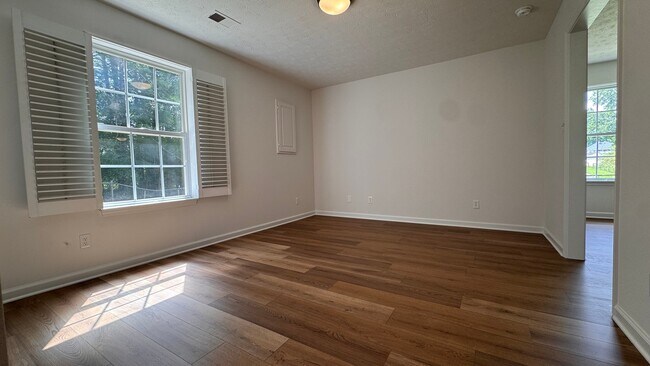 Building Photo - 6710 Pirkle Dr