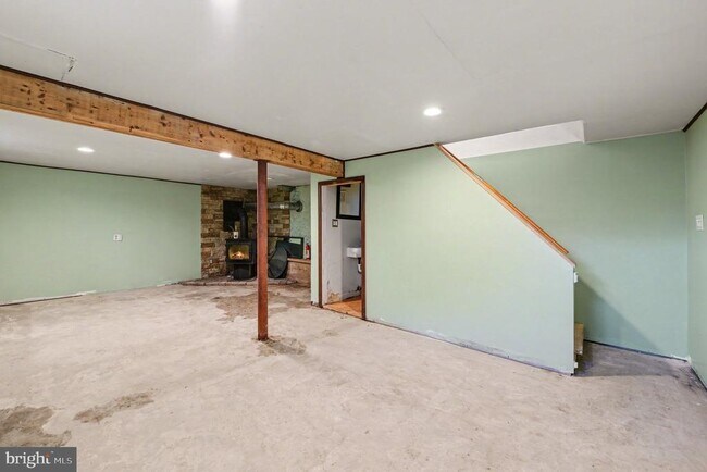 Building Photo - 939 Gravel Pike