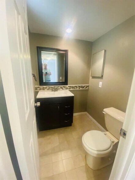 Building Photo - 2651 S Course Dr