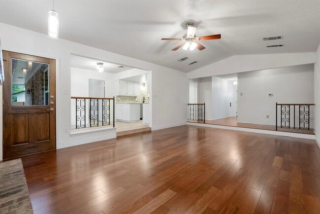 Building Photo - 2624 Barton Hills Dr