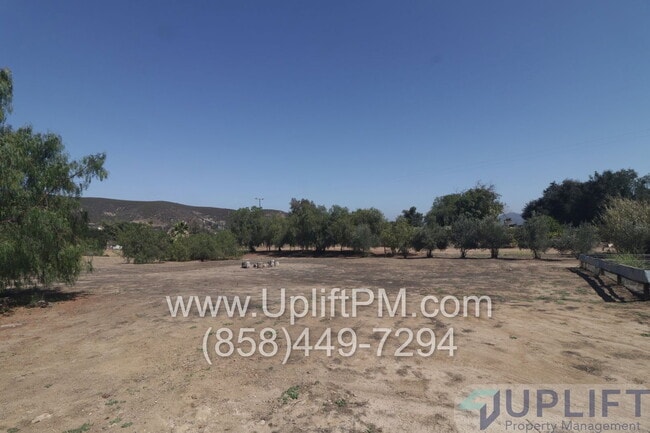 Building Photo - 22845 Vista Ramona Rd