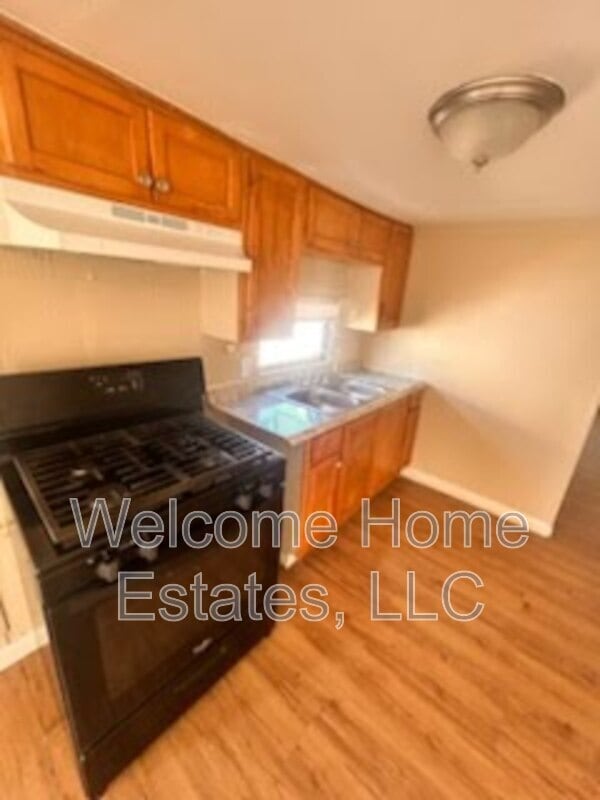 Building Photo - 110 E Prince Rd