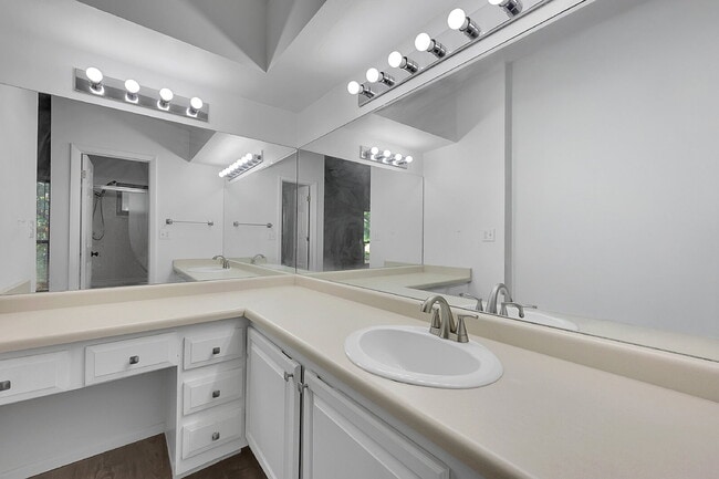 Building Photo - $2,600.00, 4-Bedroom, 3-Baths, Single Fami...