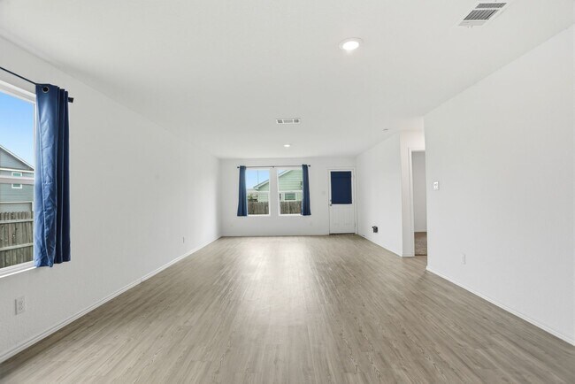 Building Photo - Spacious Southwest San Antonio Home Near Lackland AFB & Major Highways