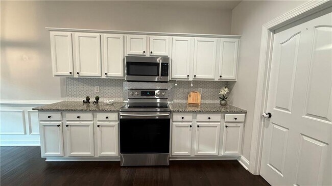 Building Photo - 5240 Cedar Shoals Dr