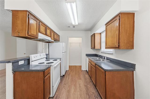 Building Photo - 504 Kings Way Dr