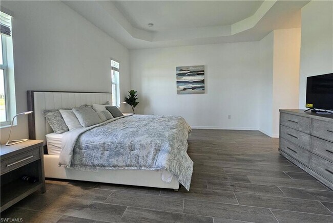 Building Photo - 5897 Sunningdale St