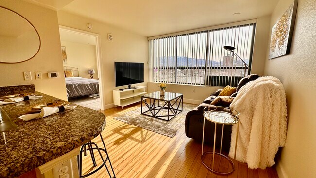 Building Photo - 450 N Arlington Ave