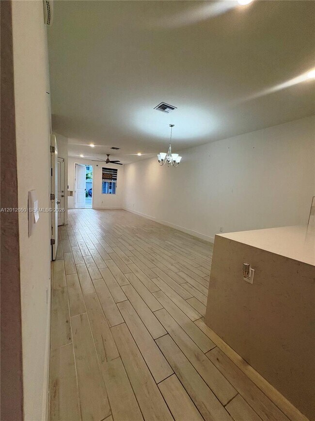Building Photo - 135 SW 171st Ln