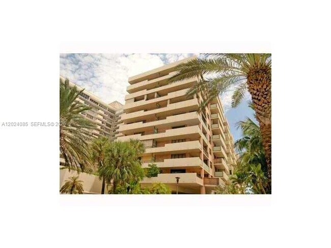 Building Photo - 1623 Collins Ave