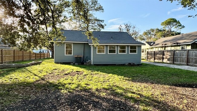 Building Photo - 109 Gossett St