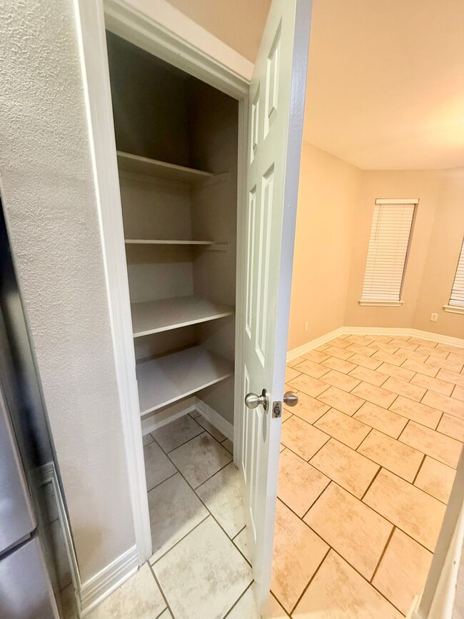 Building Photo - 4 bedroom near South Tyler!