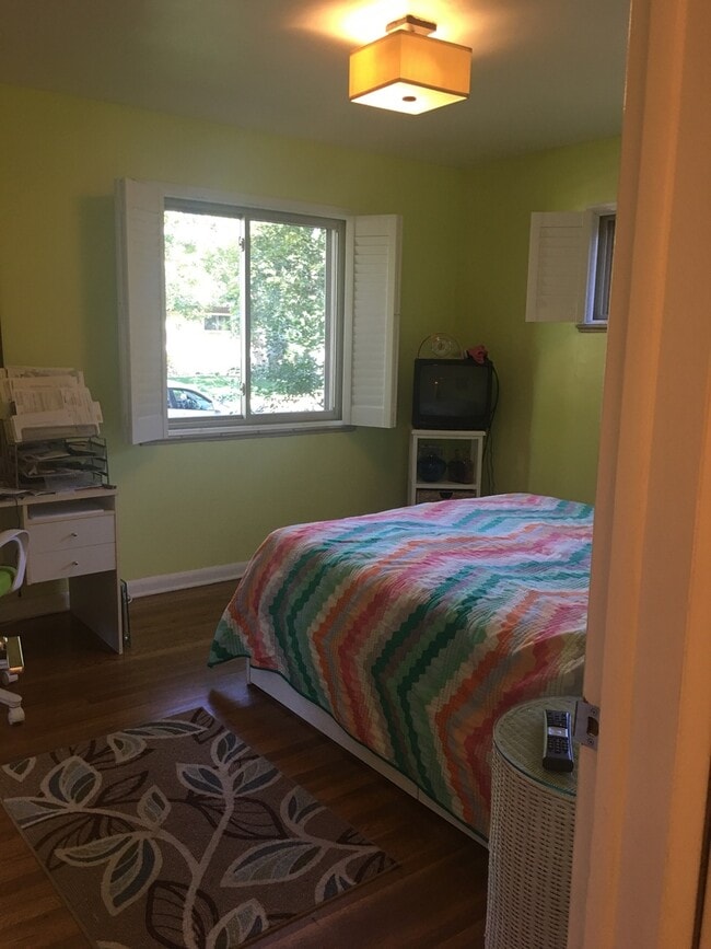 Building Photo - COMING SOON - Great Location - Close to Sw...