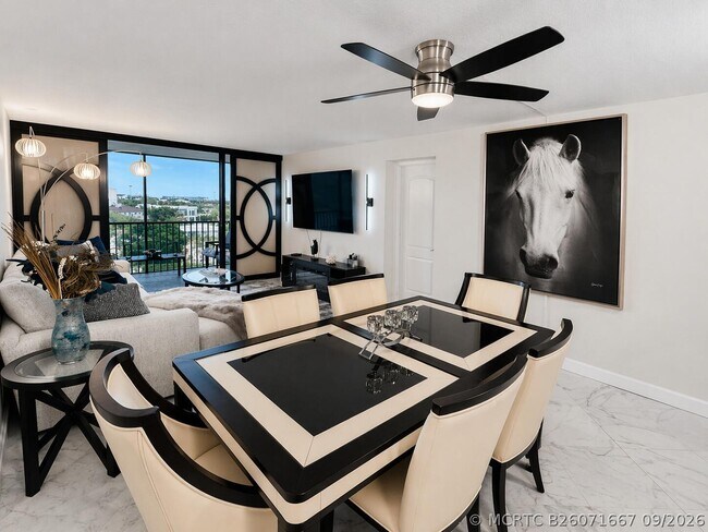 Building Photo - 13 Royal Palm Way