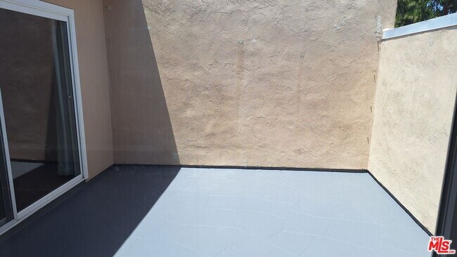Building Photo - 4751 La Villa Marina