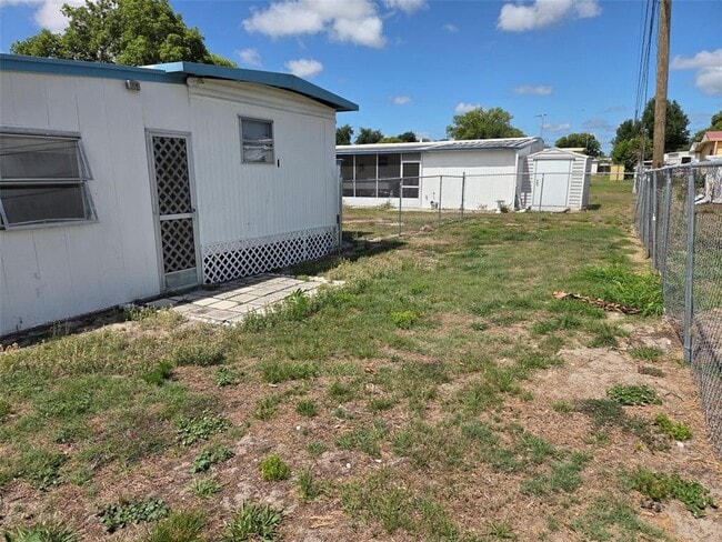 Building Photo - 39143 Ola Ave